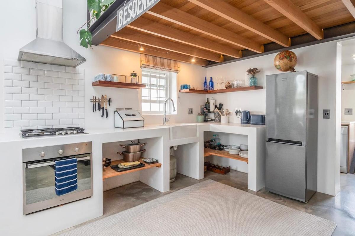The Old Shop Loft In The Heart Of Appartement Kalk Bay
