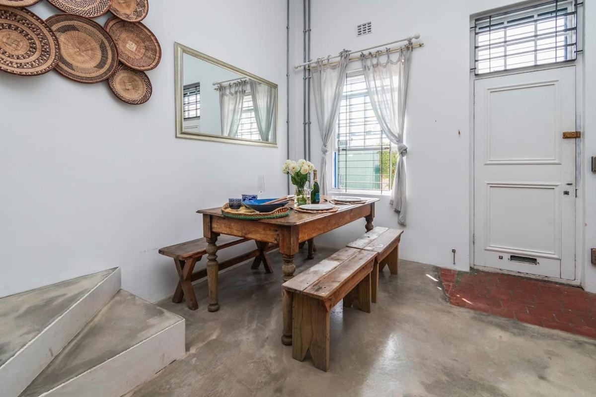 The Old Shop Loft In The Heart Of Appartement Kalk Bay