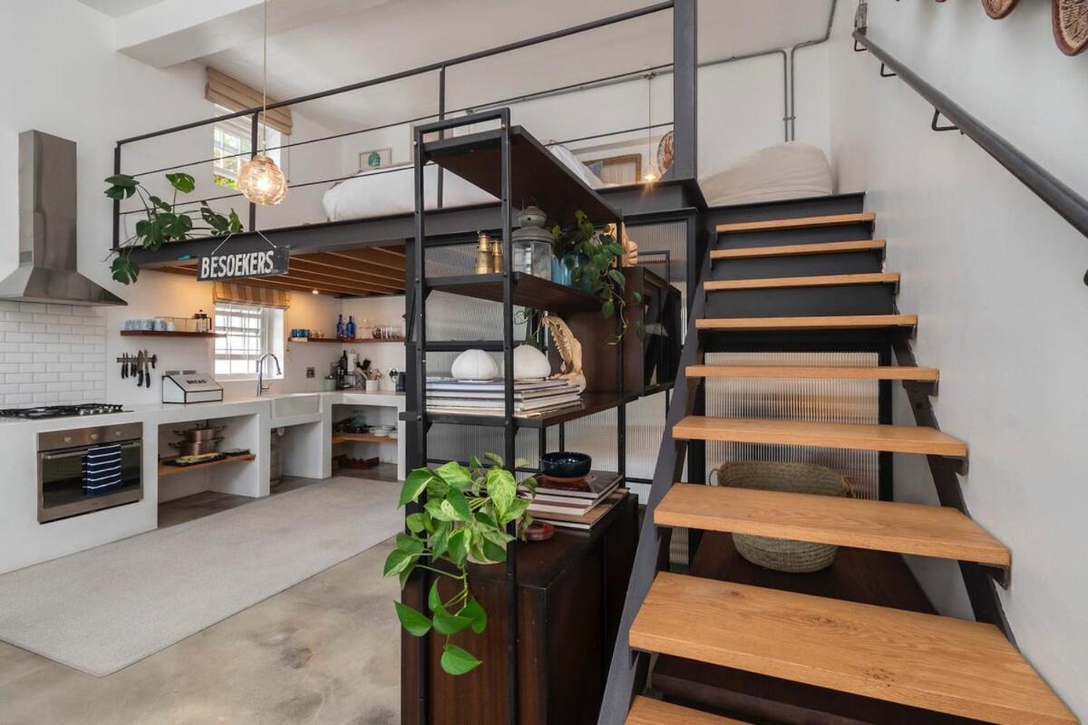 The Old Shop Loft In The Heart Of